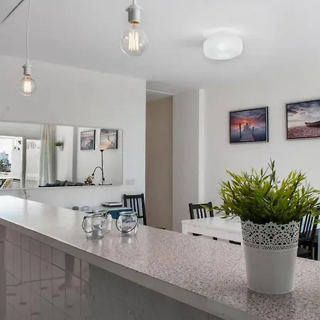 Beachfront Location In By Costarentals - Ref 70 Apartment